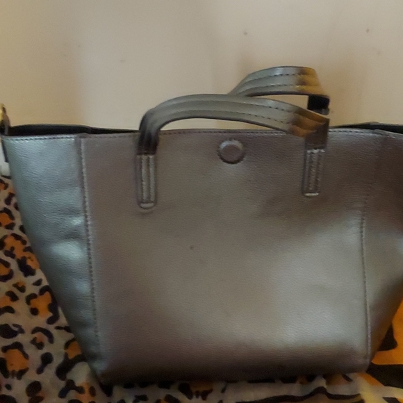 Purses - Picture 2 of 4